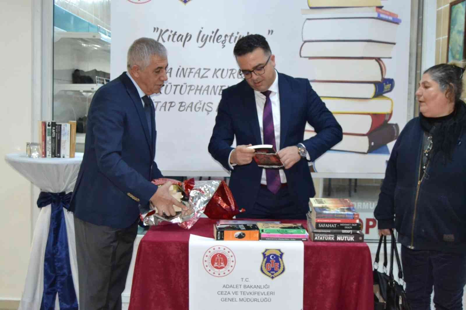 Manisa’da “Kitap iyileştirir” kampanyası başladı