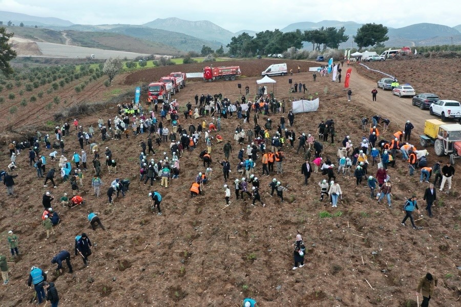 Manisa’da Orman Haftası’nda binlerce fidan toprakla buluştu