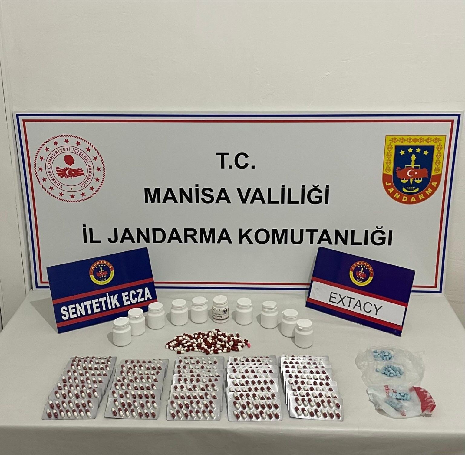 Manisa’da bin 216 adet sentetik hap ele geçirildi
