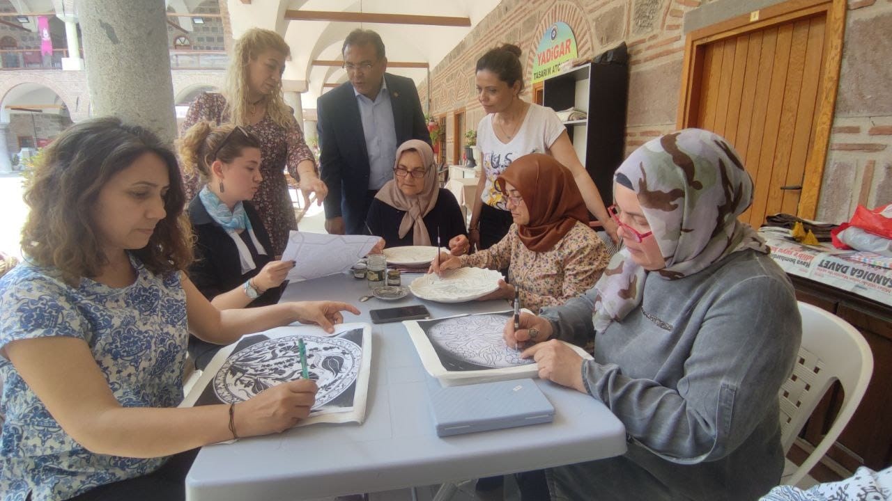 Manisa’da çinicilik kursu açıldı