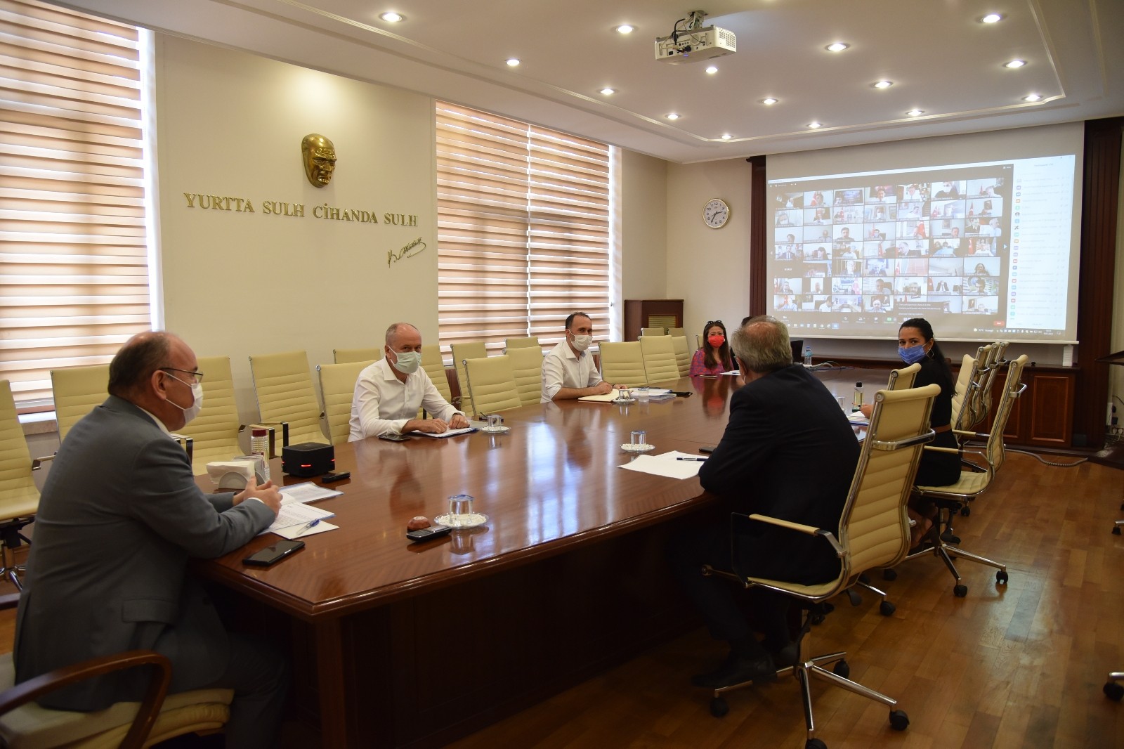 Manisa’da değeri 8 milyar 705 milyon lira olan 406 kamu yatırımı projesi uygulanıyor