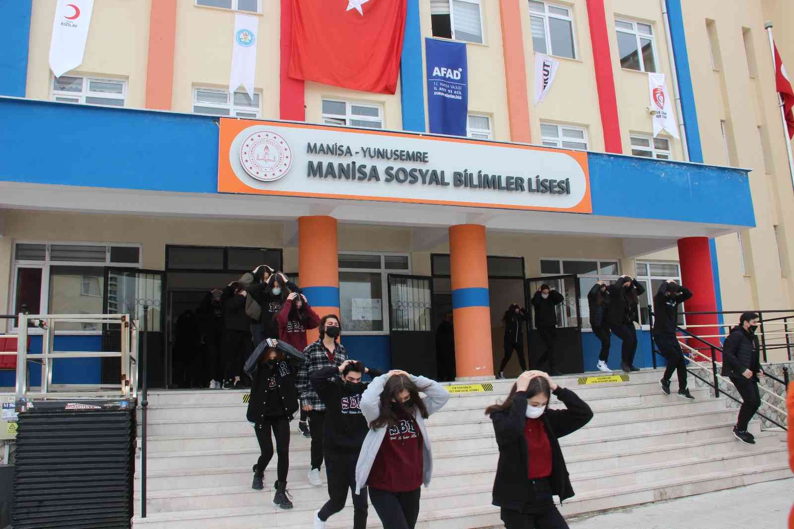 Manisa’da deprem anında en güvenli yerler okullar olacak