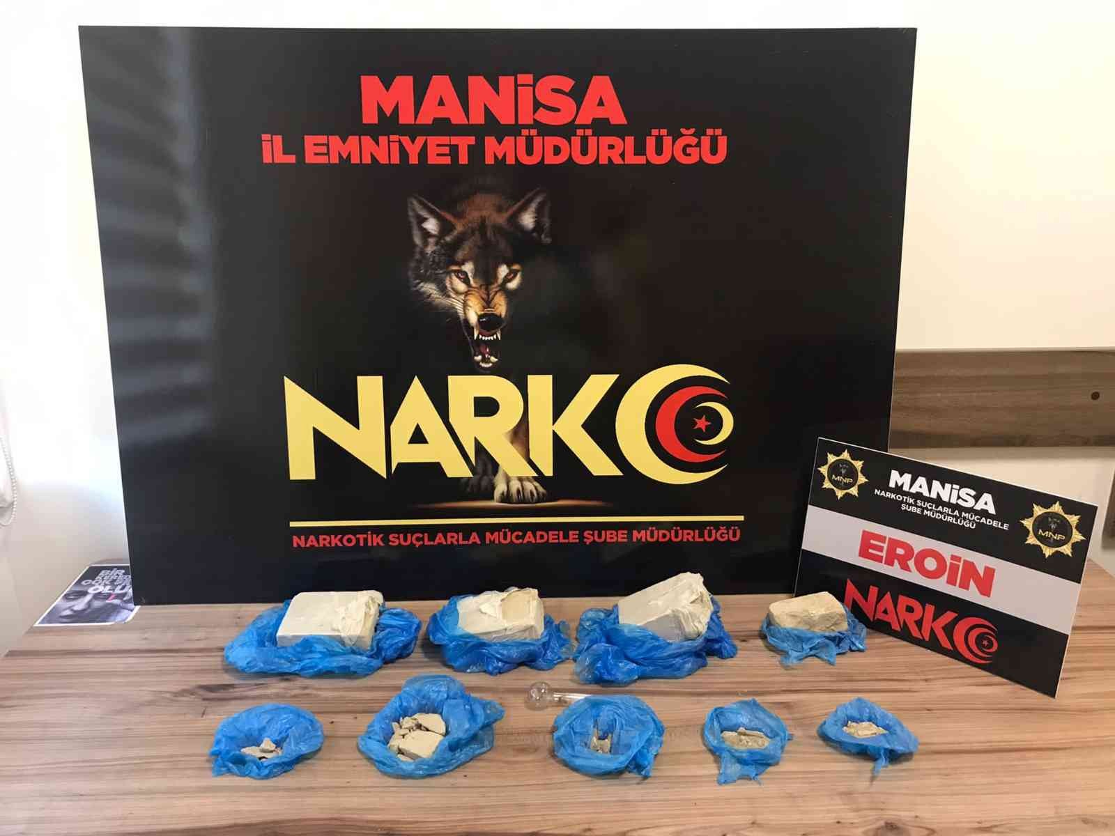 Manisa’da durdurulan araçtan 1 kilo 794 gram eroin ele geçirildi