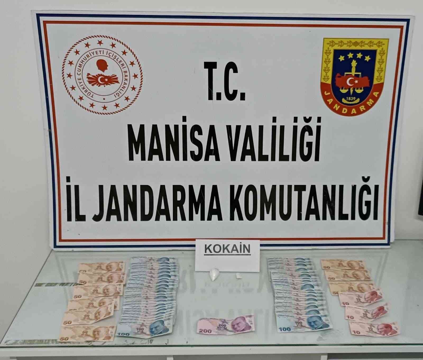 Manisa’da durdurulan otomobilden kokain çıktı