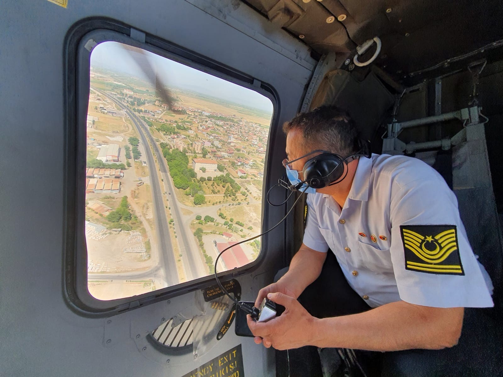 Manisa’da helikopterli denetimde 33 araç sürücüsüne ceza