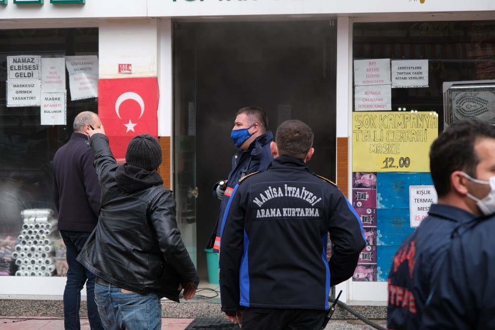 Manisa’da iş yerinde çıkan yangın korkuttu