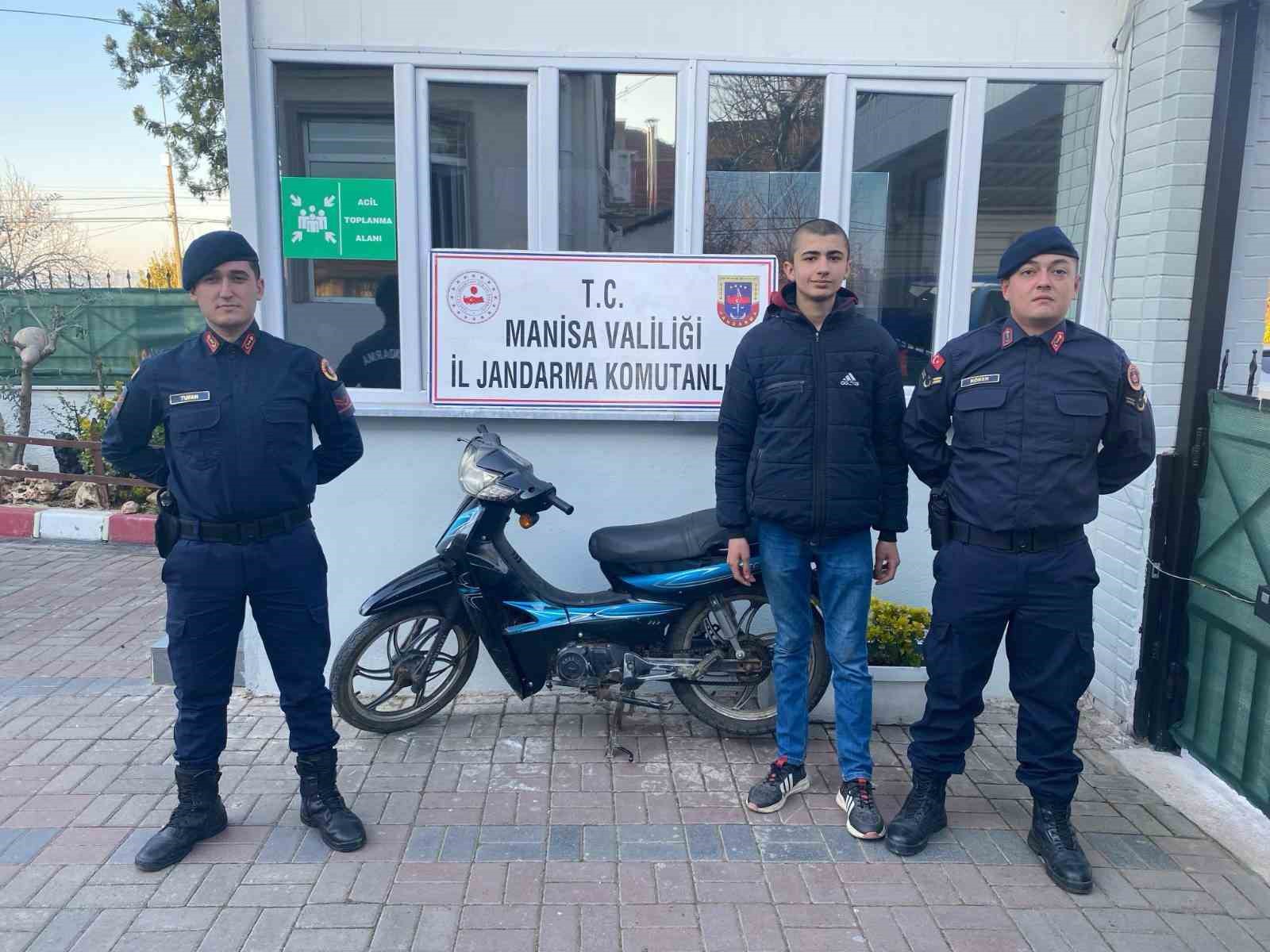 Manisa’da jandarmanın sorguladığı motosiklet çalıntı çıktı