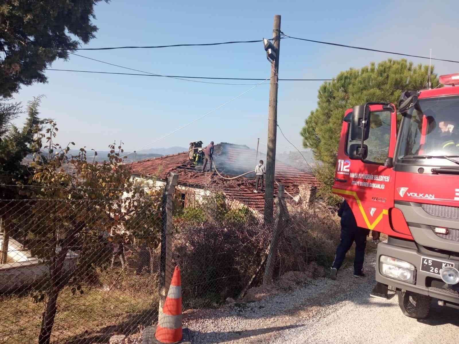 Manisa’da korkutan yangın