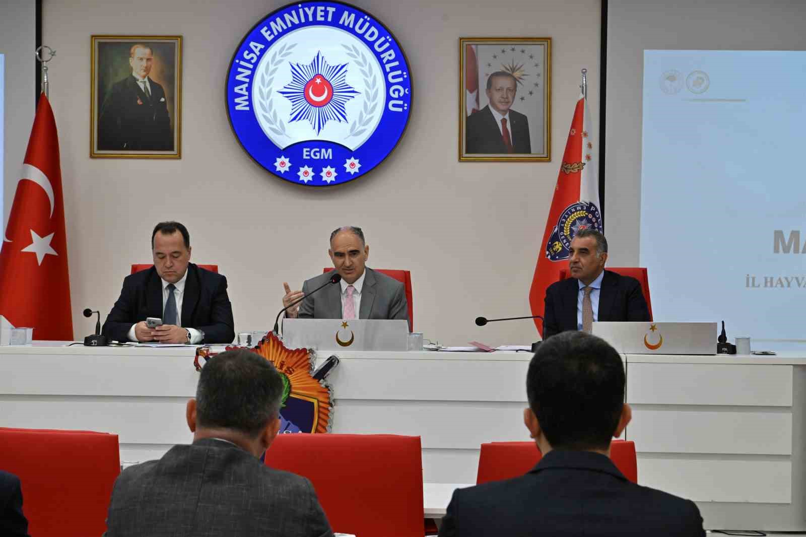 Manisa’da sahipsiz hayvanlar için etkin tedbirler masaya yatırıldı