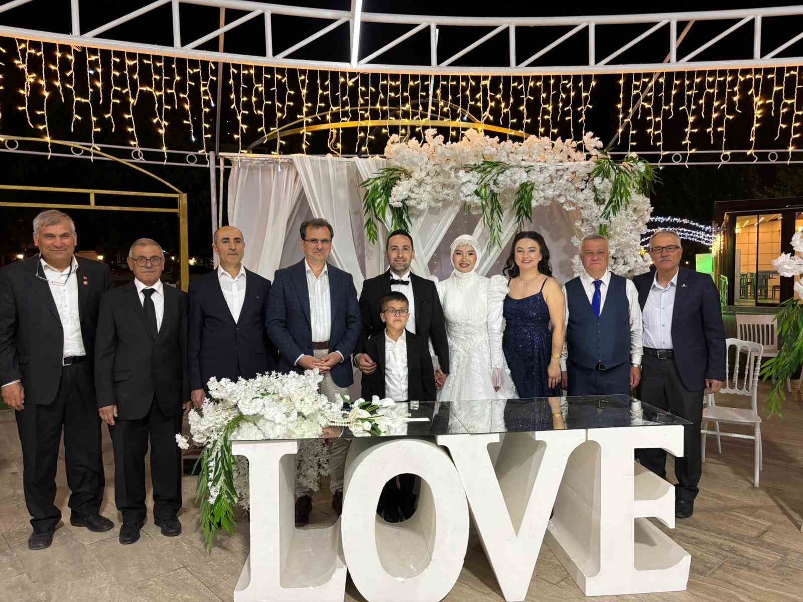 Manisa’da şehit Mehmet Uyar’ın kardeşi evlendi