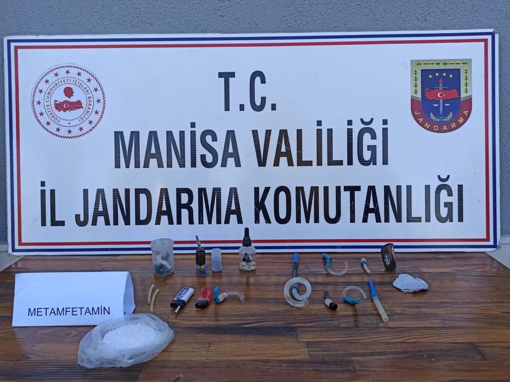 Manisa’da şüpheli araçtan metamfetamin çıktı