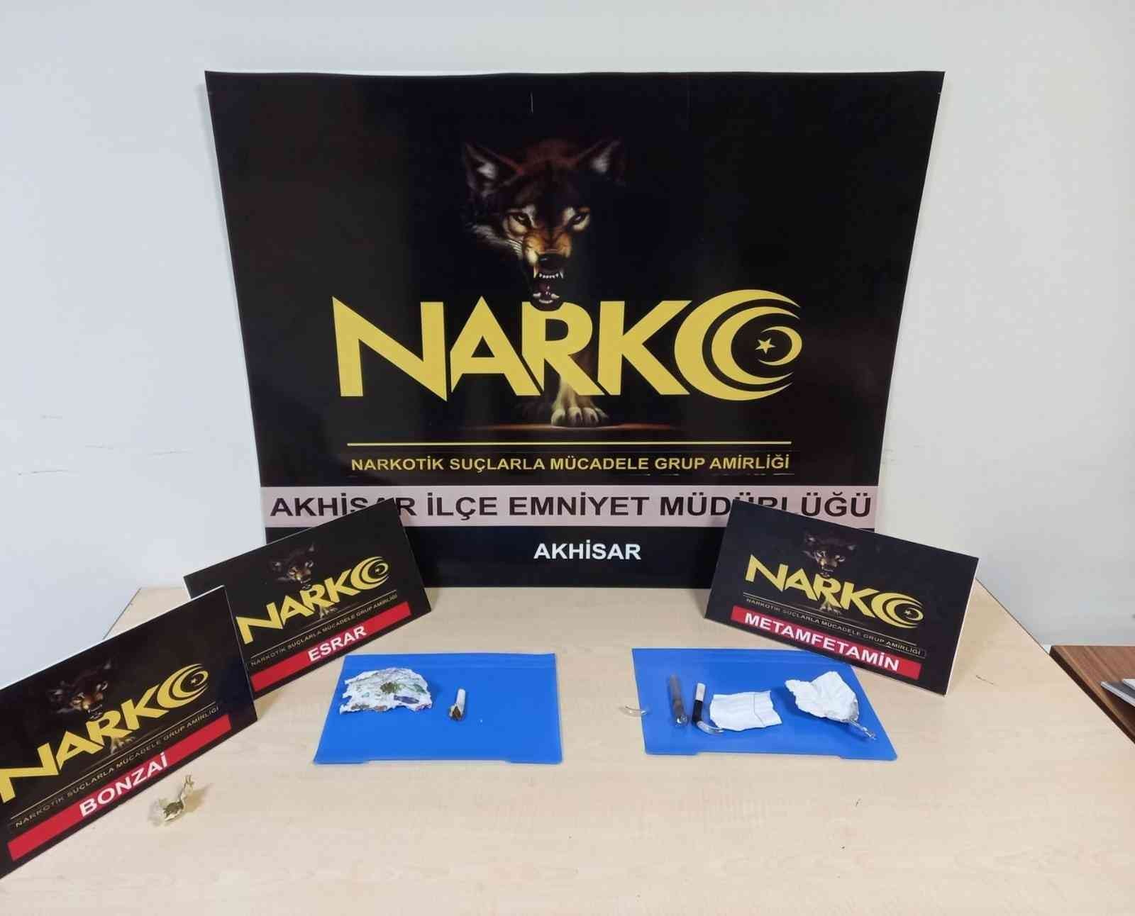 Manisa’da uyuşturucu tacirlerine operasyon: 2 kişi tutuklandı