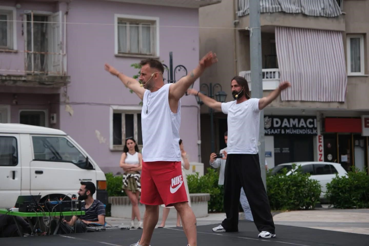 Meydanda spor ve müzik coşkusu