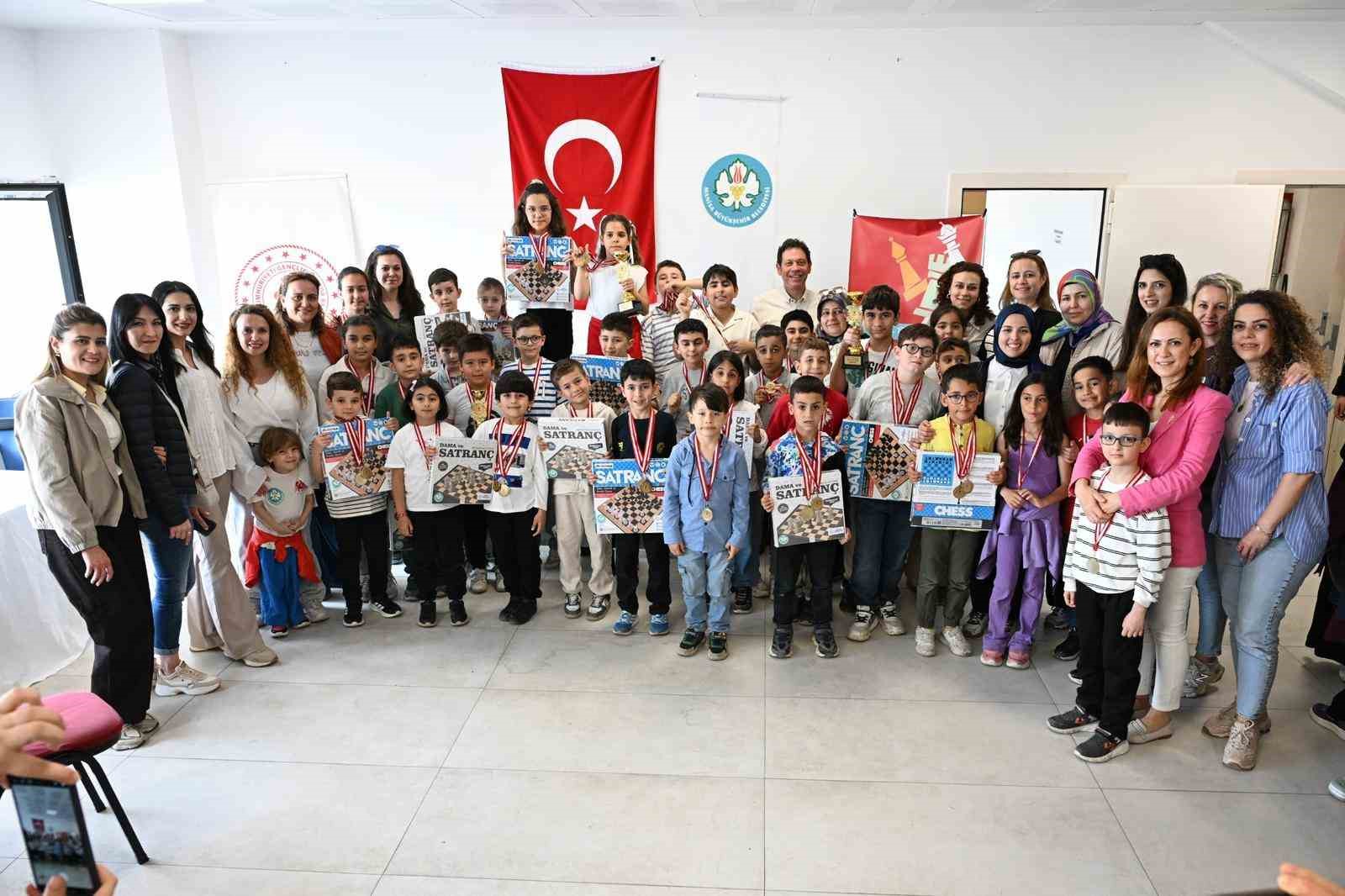 Minik satranççılar Manisa’da yarıştı