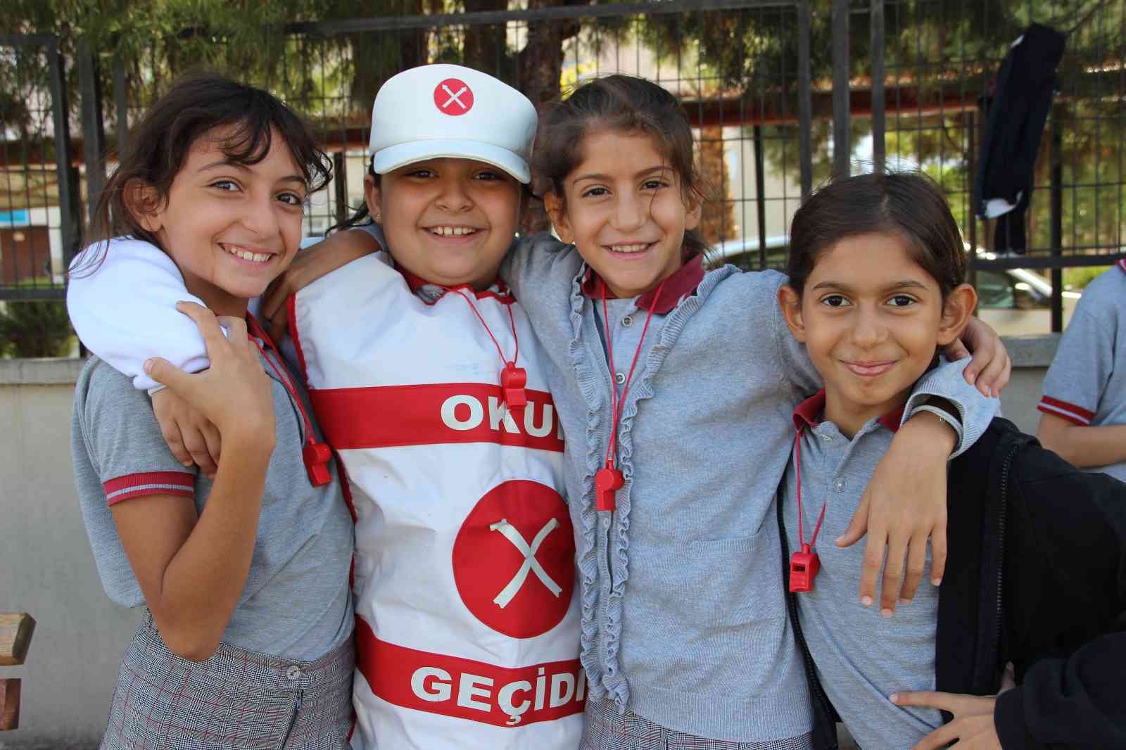 Miniklerden ’Öncelik yayanın’ uyarısı