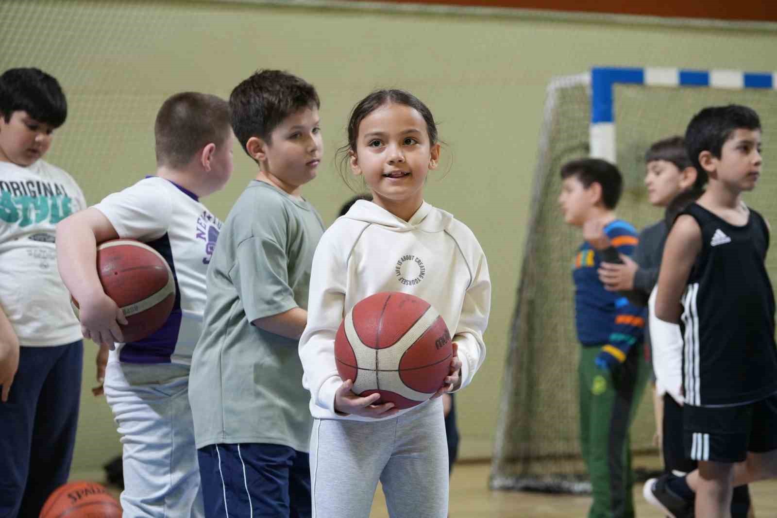 Muğla’da sporun kalbi GSB tesislerinde atıyor
