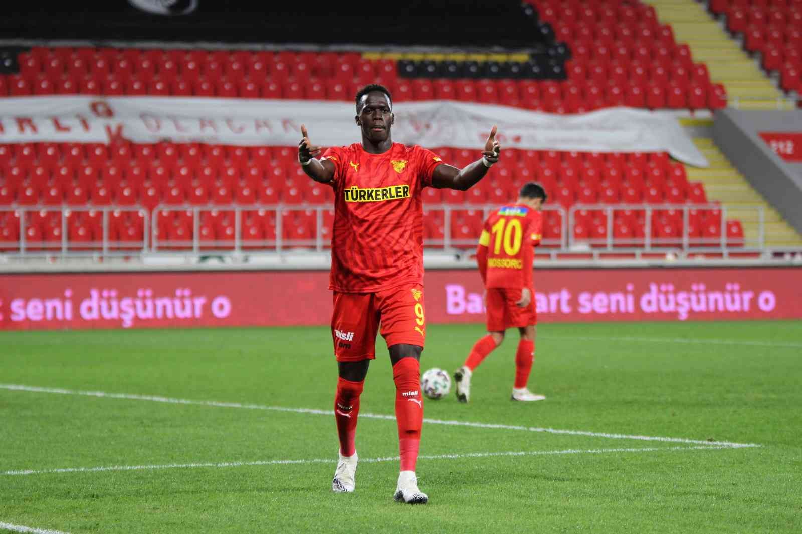 Ndiaye’den Göztepe’ye veda: ‘Göztepe oyuncusu olmak büyük bir deneyimdi’