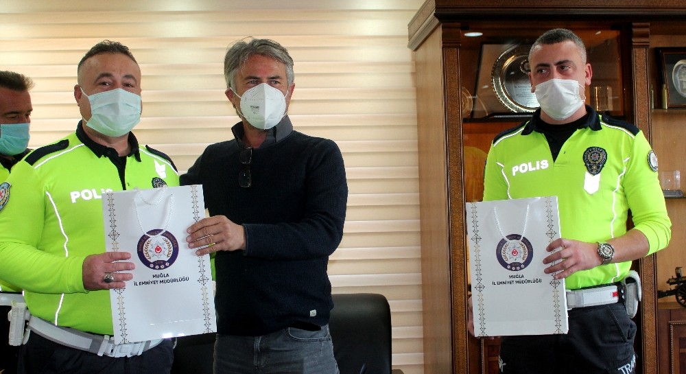 O polisler ödüllendirildi