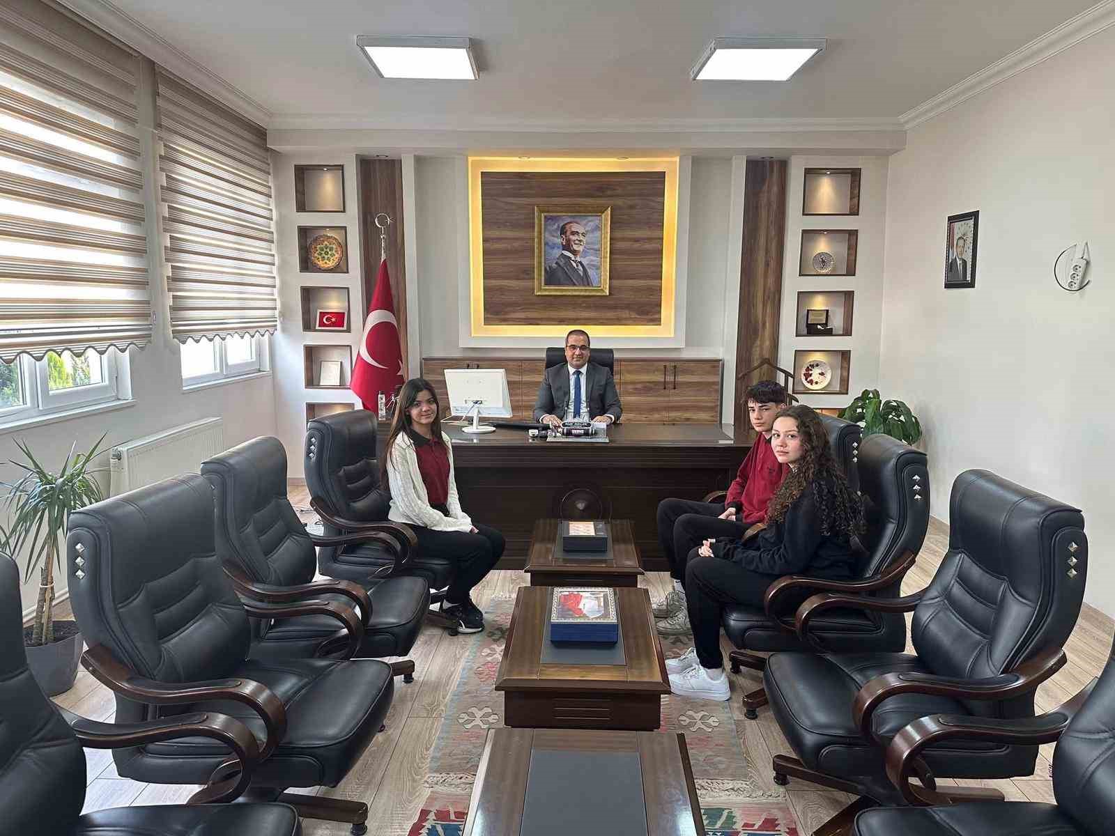 Öğrencilerden Kaymakam Dalak ile röportaj