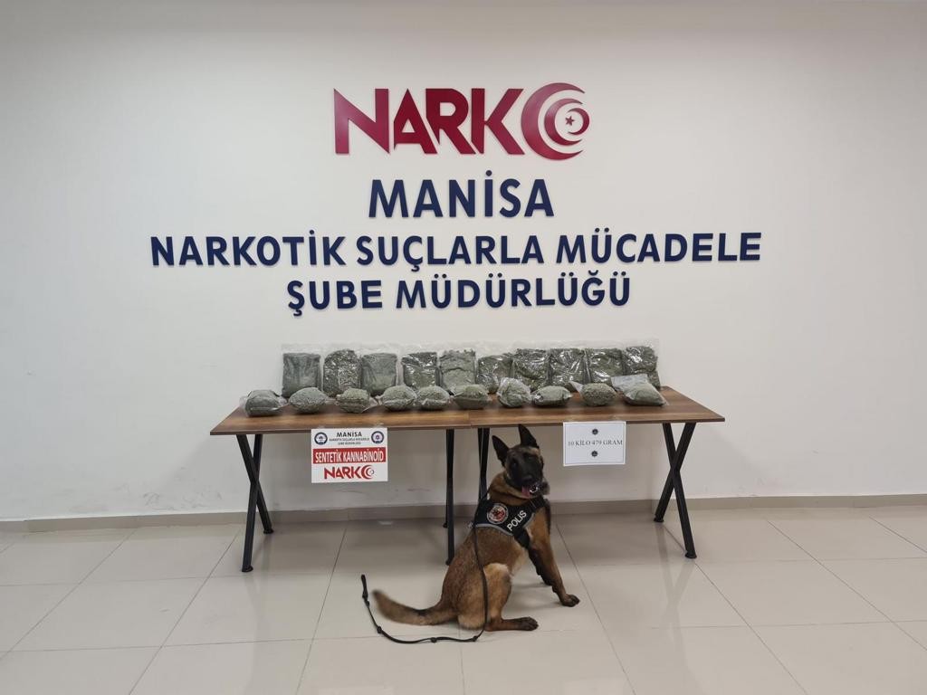 Otobüsün bagajında 10 kilodan fazla bonzai ele geçirildi