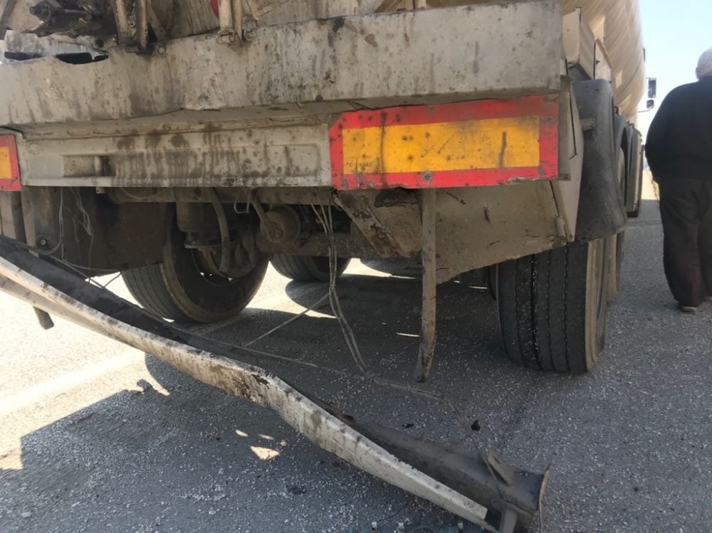 Otomobil tankere arkadan çarptı: 1 ölü, 1 yaralı