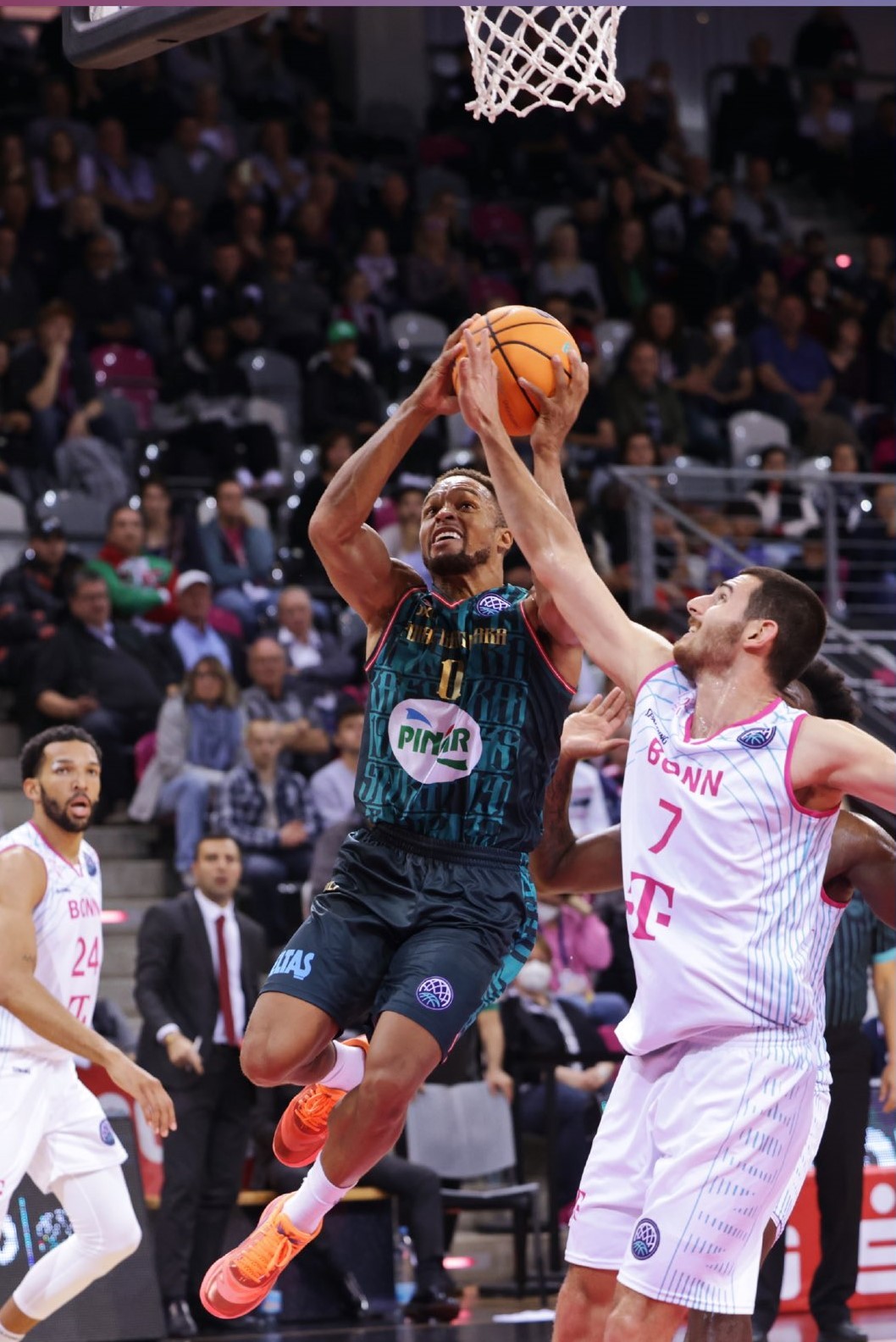 Pınar Karşıyaka ilk yenilgisini aldı