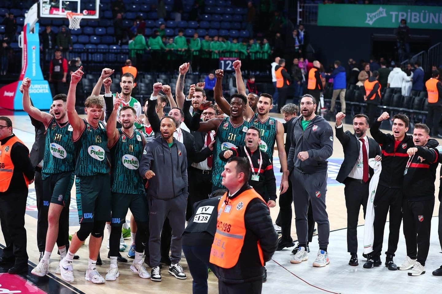 Pınar Karşıyaka’dan önemli galibiyet