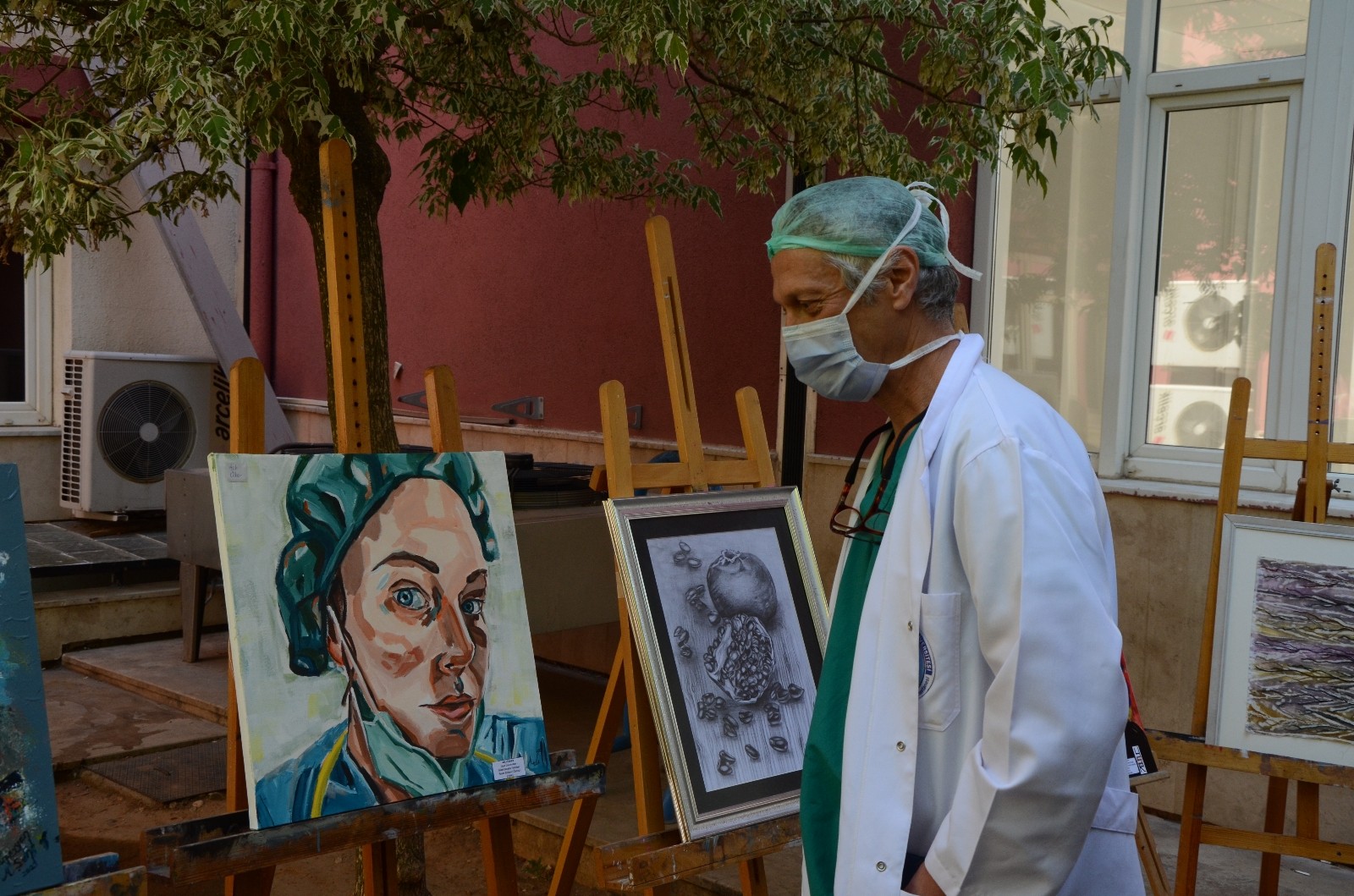 Sağlık çalışanlarına şükran sergisi gerçekleşti