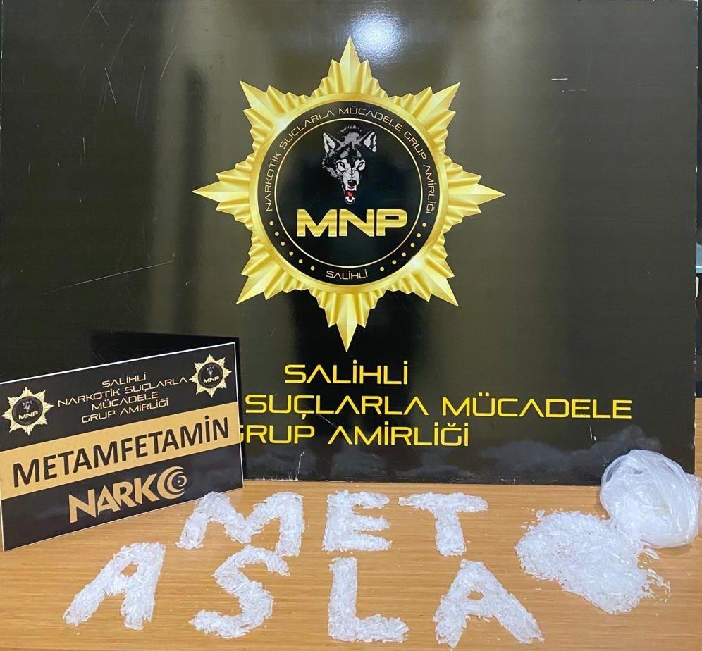 Salihli’de 300 gram metamfetamin ele geçirildi