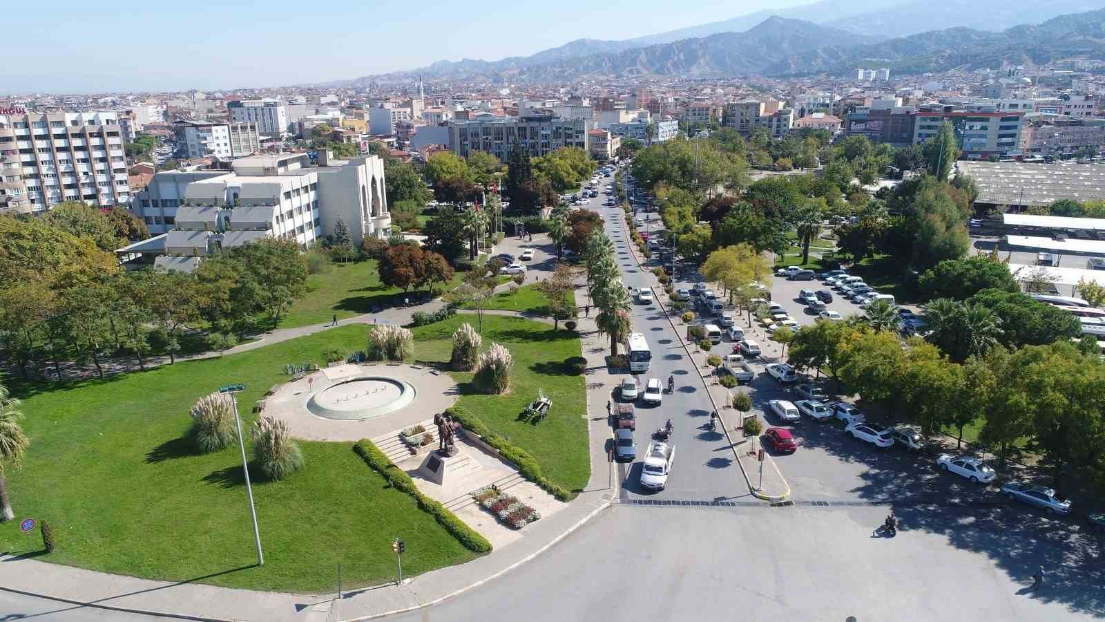 Salihli’de 43 yıllık hat değişiyor, saniyede 250 litre su gelecek