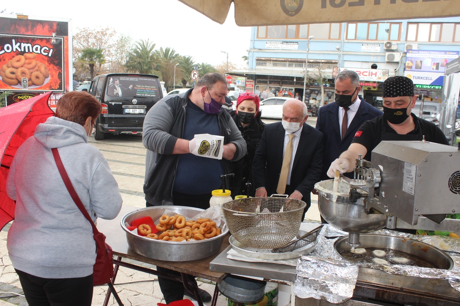 Salihli’de Alparslan Türkeş anısına lokma döküldü