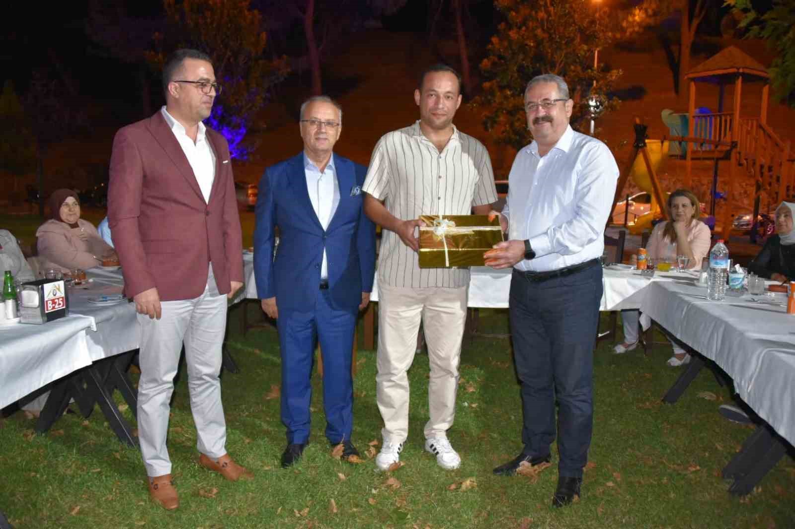 Salihli’de Başsavcı Mustafa Balık’a veda yemeği