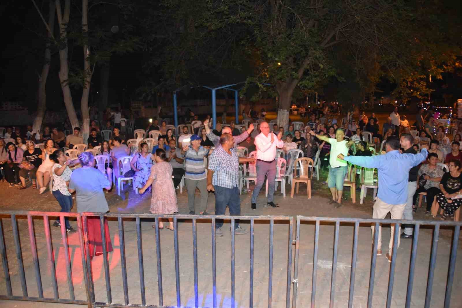 Salihli’de Şeftali Şenliği başladı