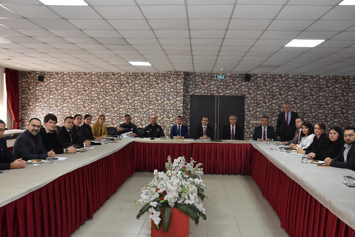 Salihli’de kadına yönelik şiddet masaya yatırıldı