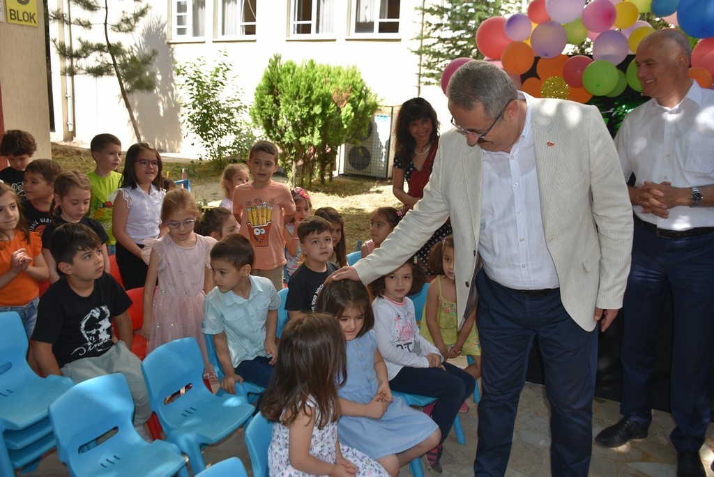 Salihli’de mesleki eğitim sergisi açıldı