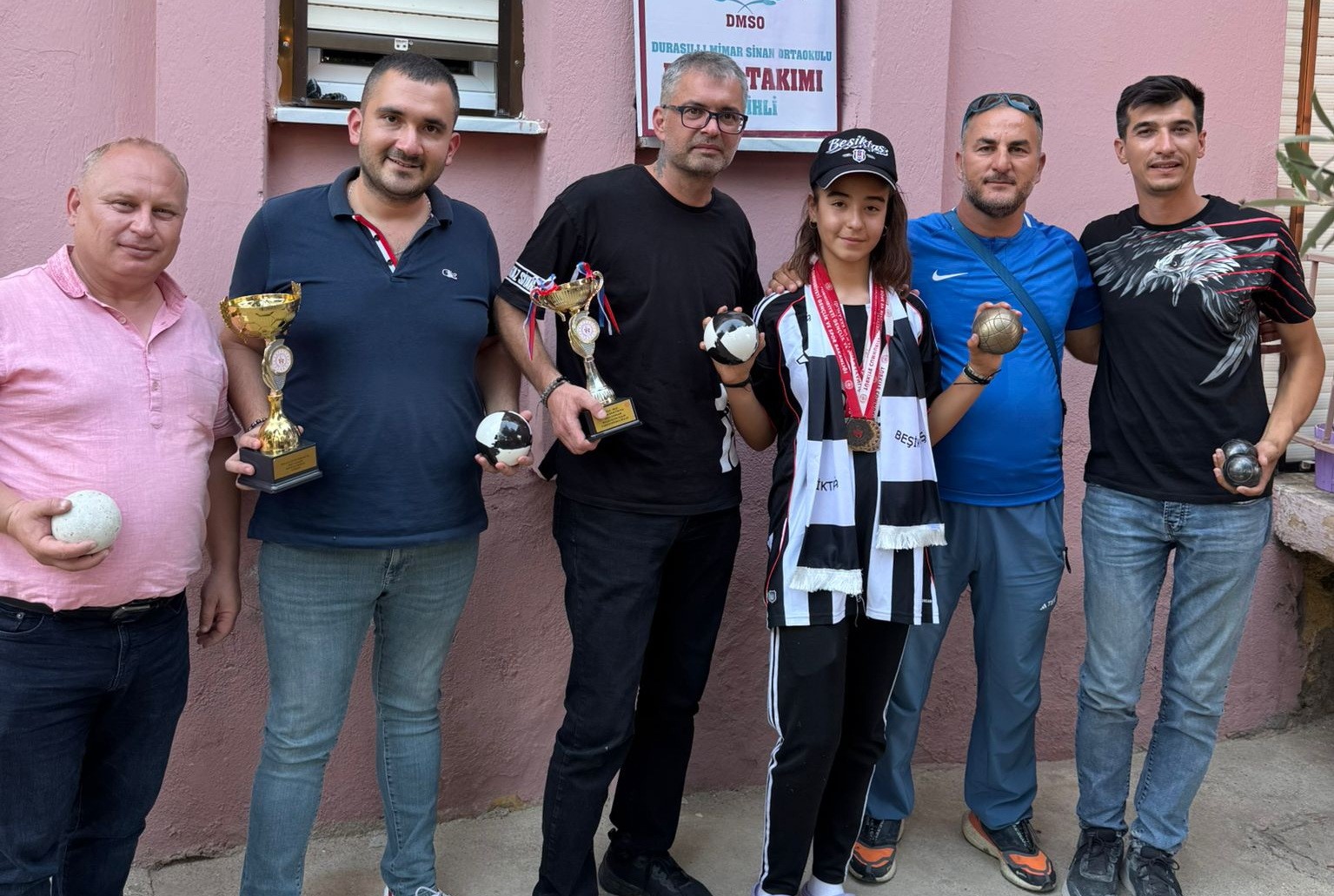 Salihli’de şampiyon öğrenciye Beşiktaş forması jesti