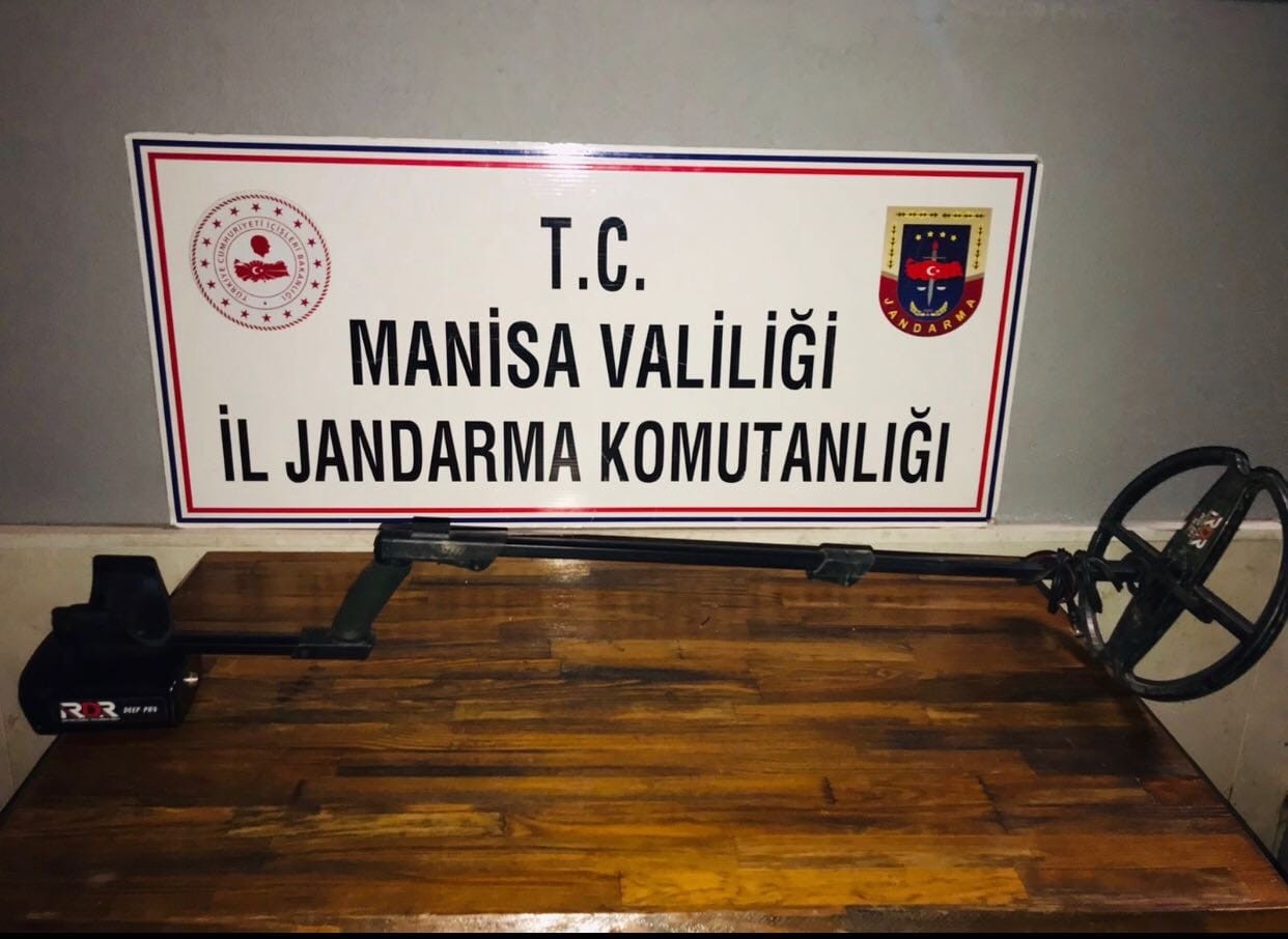 Salihli’de sit alanında kaçak kazıya suçüstü