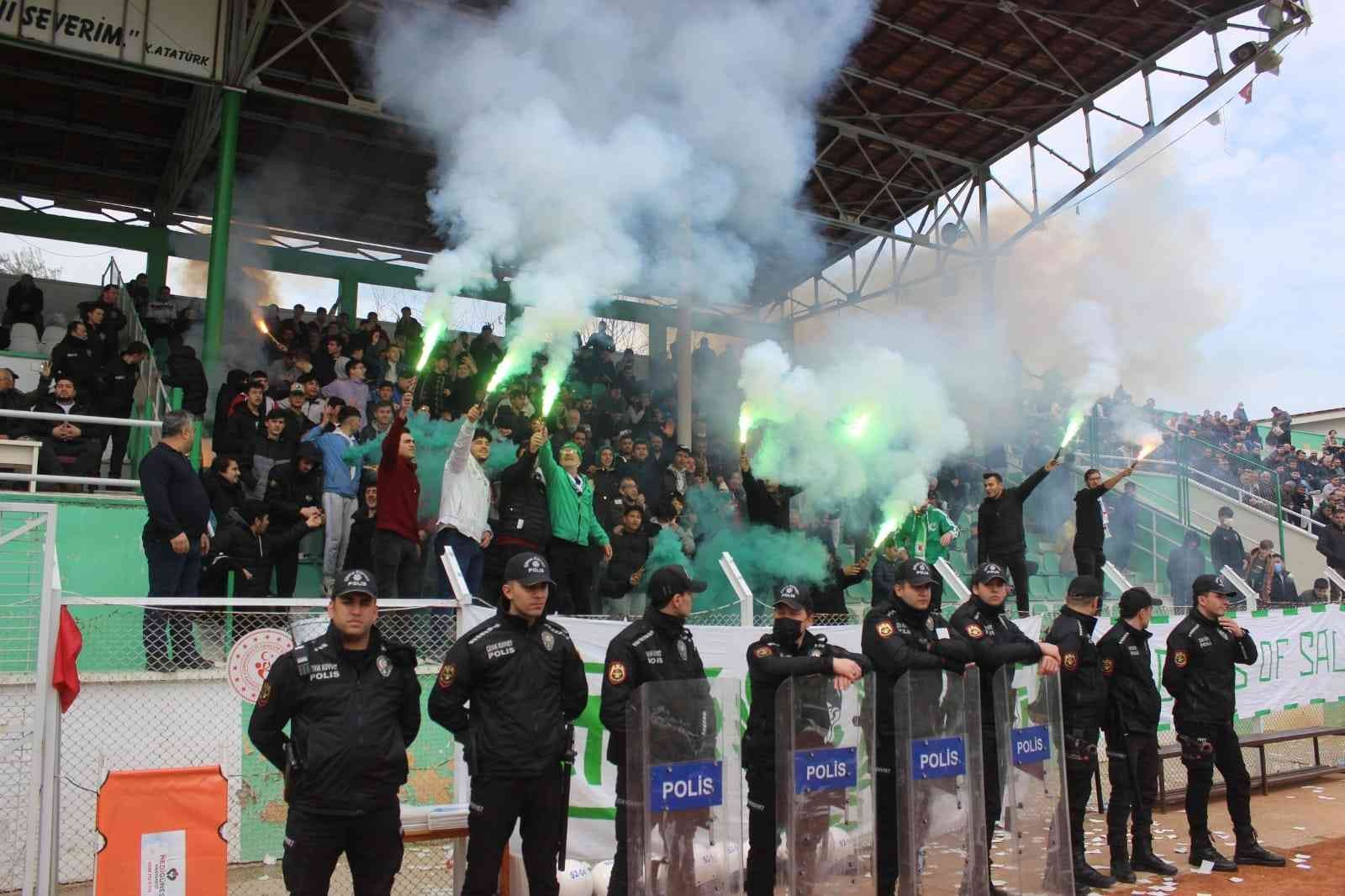 Salihli’de taraftardan çağrı