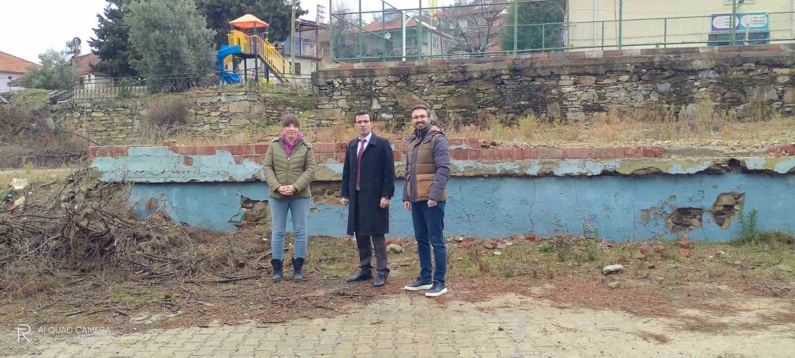 Sarıgöl’de bir okulun daha yıkımı gerçekleştirildi