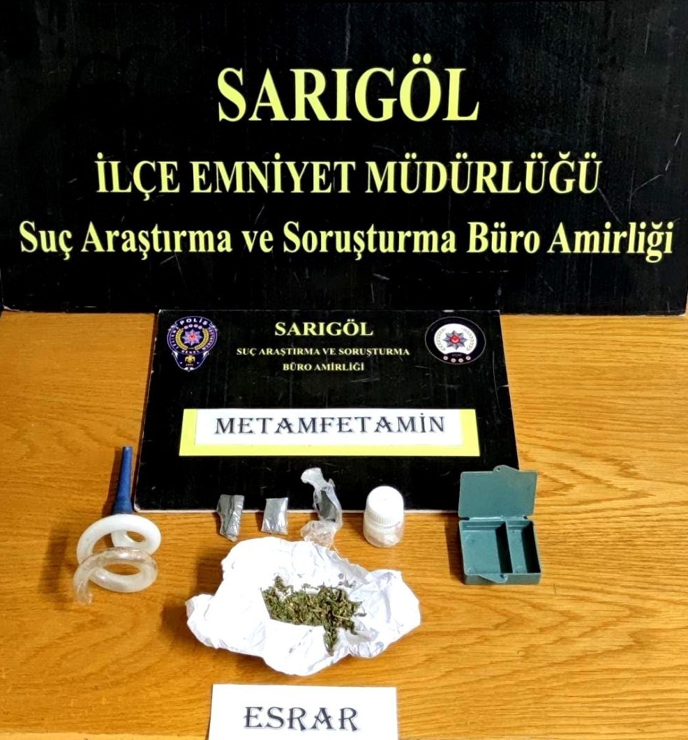 Sarıgöl’de durdurulan araçtan uyuşturucu çıktı