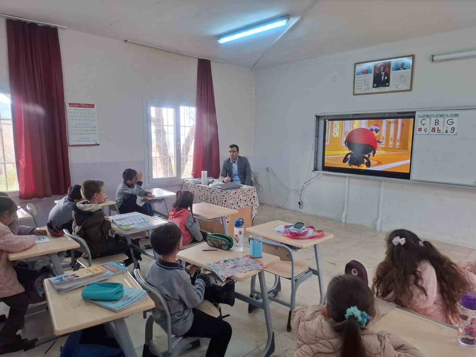 Sarıgöl’de eğitimin nabzı sınıflarda atıyor