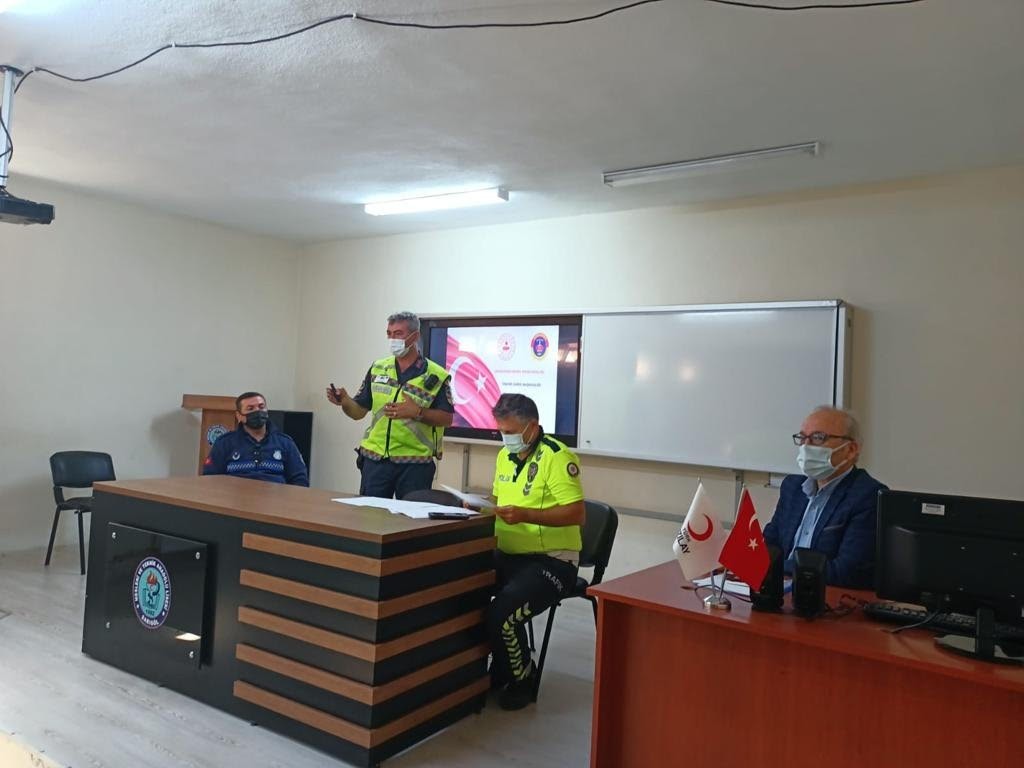 Sarıgöl’de servis sürücülerine eğitim