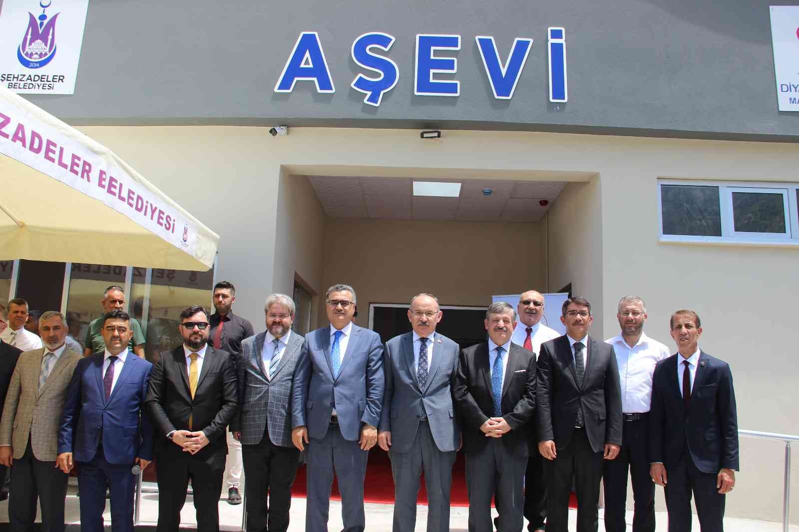 Şehzadeler Aşevi dualarla açıldı
