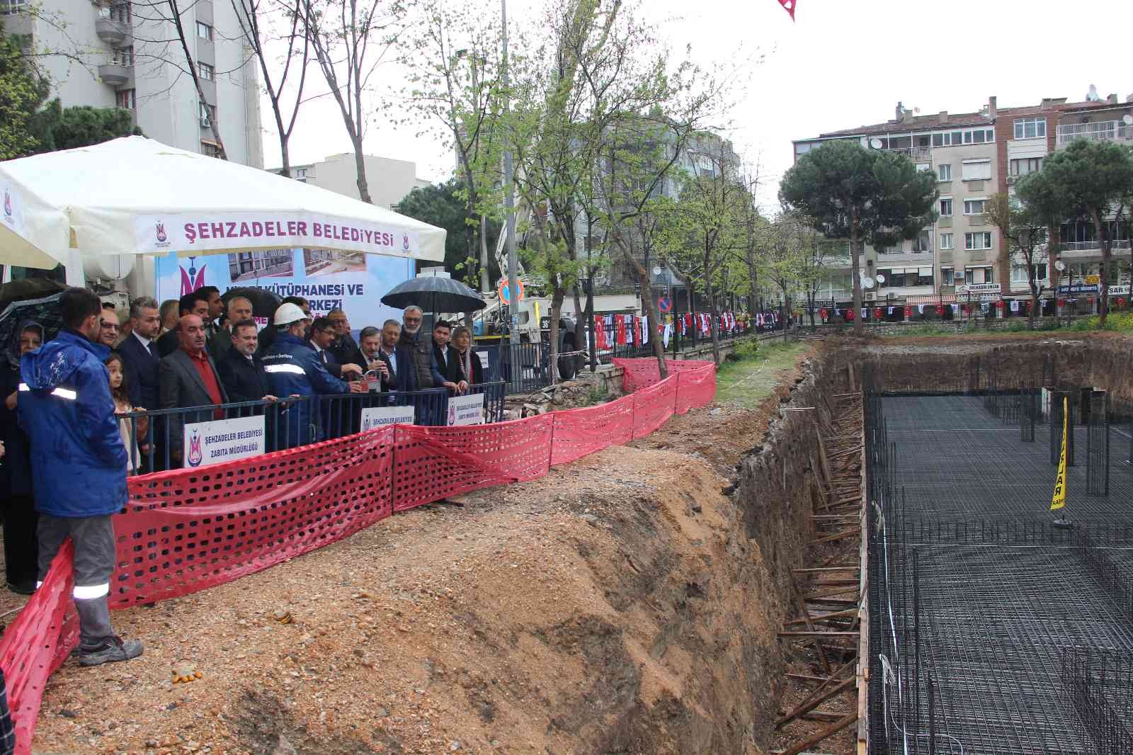 Şehzadeler Millet Kütüphanesi ve Gençlik Merkezi’nin temeli atıldı