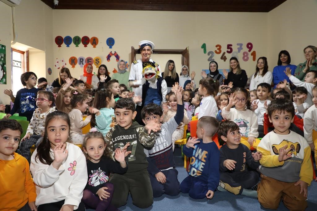 Şehzadeler’in minikleri Kukla Çilli ile eğlendi