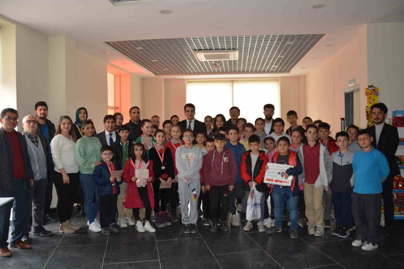 Selendi’de ’Zeka küpleri’ ödüllendirildi