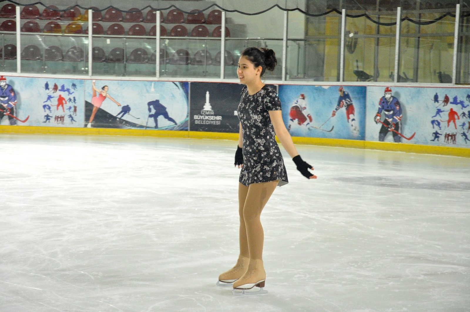 Sıcağı sevmiyor diye buz patenine başladı, lisanslı sporcu oldu