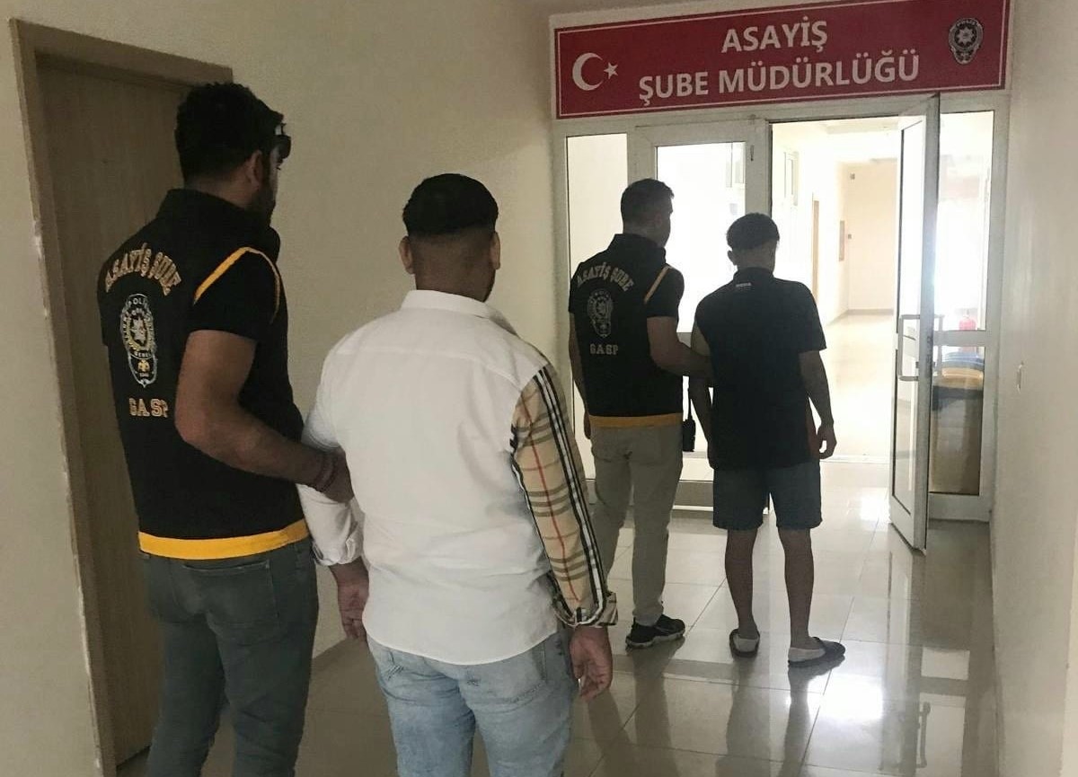 Silahla ateş edip ‘Her yerde patlatıyoruz’ dediler serbest kaldılar