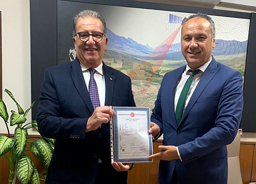 Söke’de Lisanslı Depo arazisinin inşaat hakkı tapusu teslim alındı