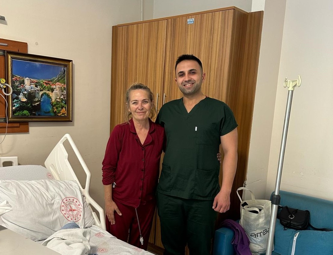 Soma Devlet Hastanesi’nde ilk kez ’Kapalı mide delinmesi ameliyatı’ yapıldı